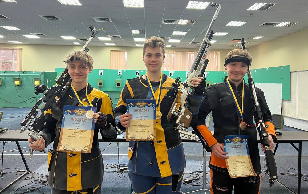 Ukr Champ jun 03
